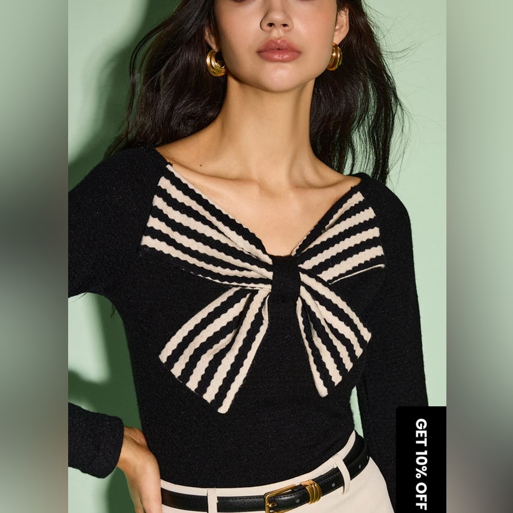 NWT  COMMENSE V-Neck Bow Front Slim Sweater